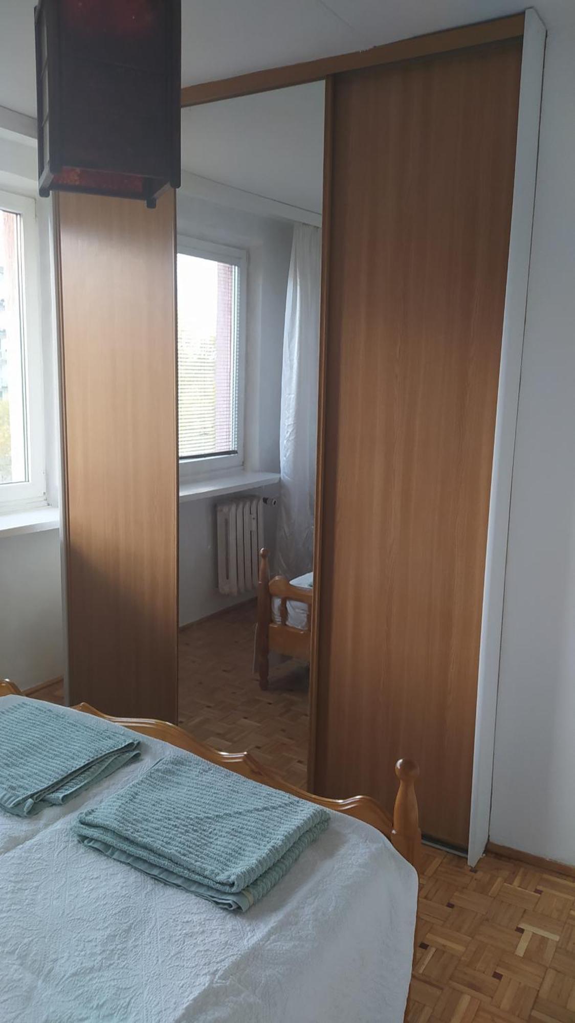 Uroczy Apartament Z Bezplatnych Parkingiem Warsawa Bagian luar foto